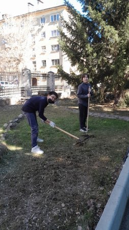 Школьный двор стал чище!